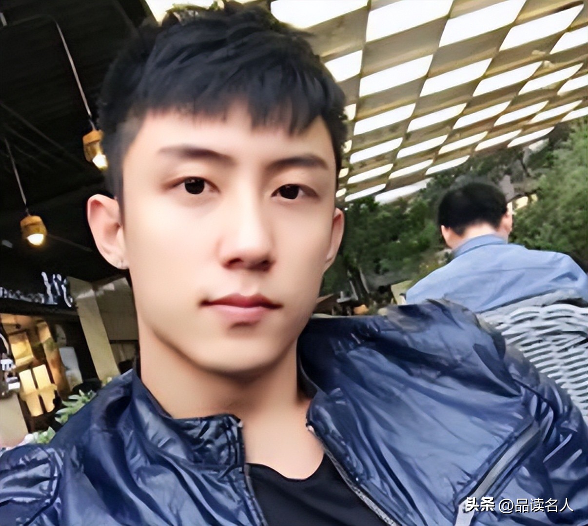 黄景瑜：16岁辍学打工，演同性恋走红，从不在父母面前流泪