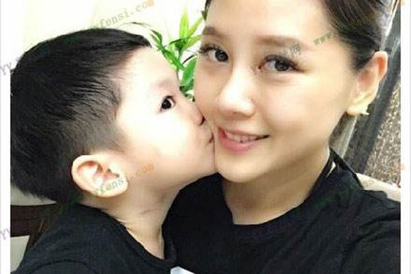 史姗妮博客转载图片 丈夫出轨7000万转载还是离婚了