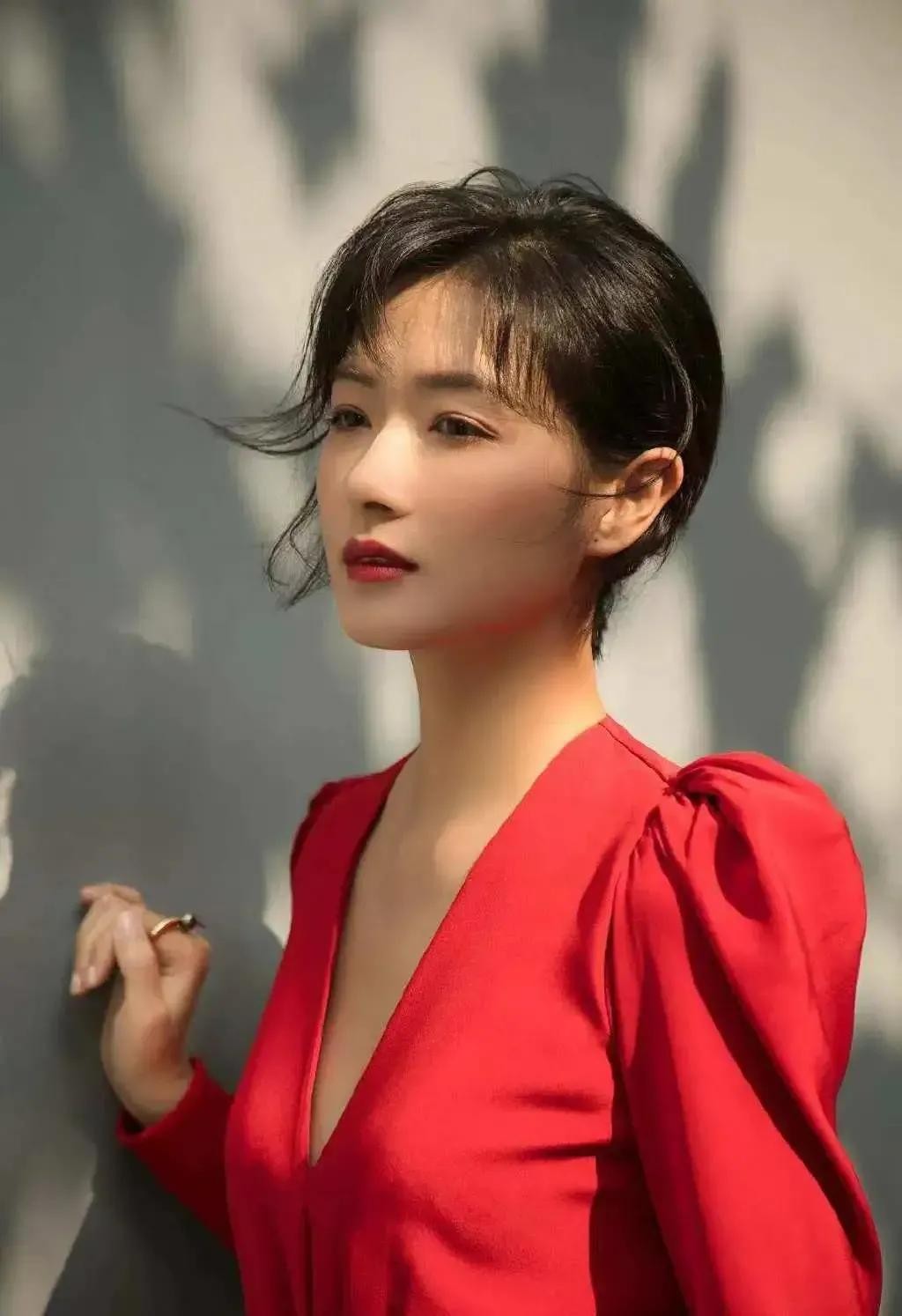 大器晚成——万茜个人资料简介