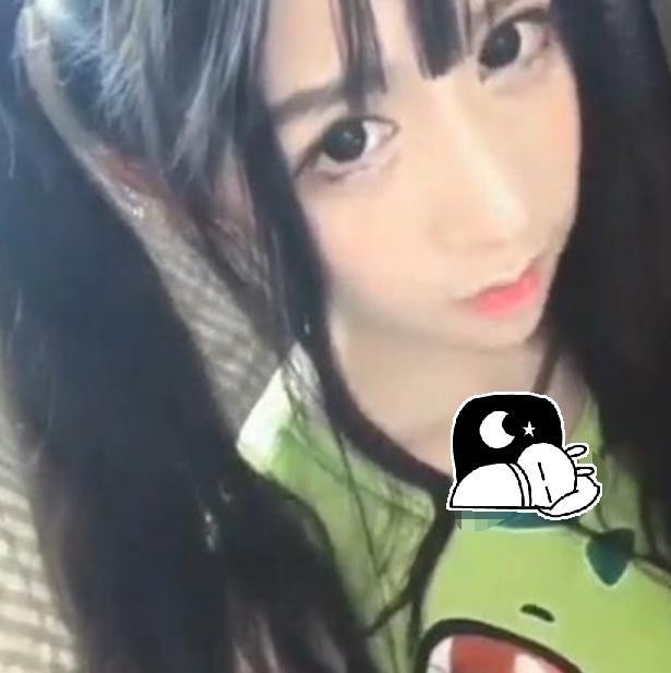 蔡萝莉旧照被扒，真实颜值“不堪入目”，“乔碧萝一代”？