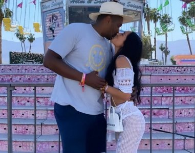 ​阿泰斯特老婆是干什么的（退役球星现状：43岁阿泰斯特身材依然健壮，社交媒体
