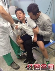 ​郭涛儿子郭子睿年龄多大郭涛儿子怎么受伤的真相揭秘
