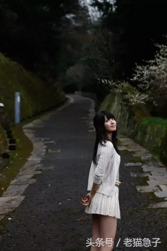 日本女演员铃木爱理美图分享，清纯秀美的小家碧玉！