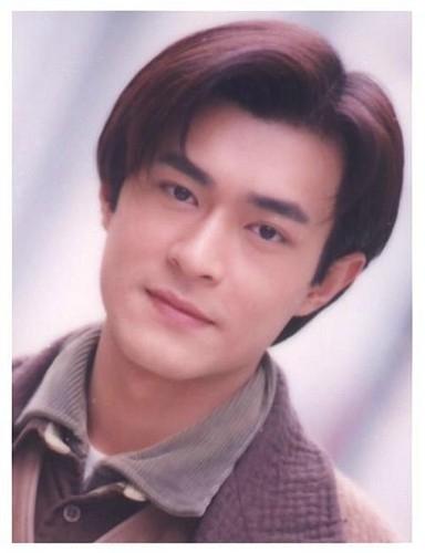 古天乐年轻时照片太帅了 白净小生一枚