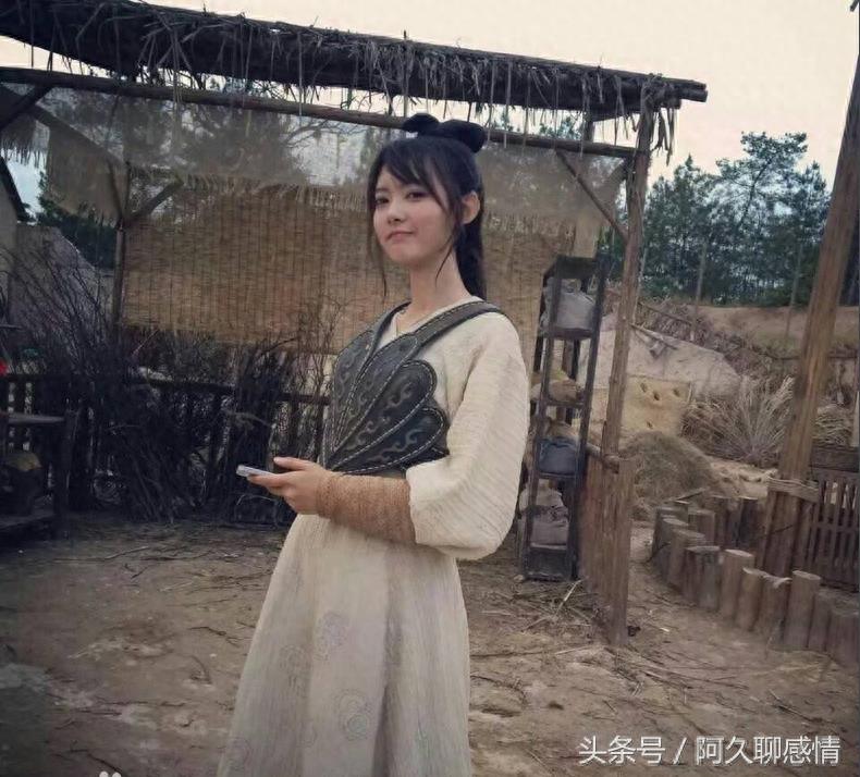 薛之谦MV御用女主角，有颜值有身材，拍了多部电影就是火不起来