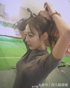 ​薛之谦MV御用女主角，有颜值有身材，拍了多部电影就是火不起来