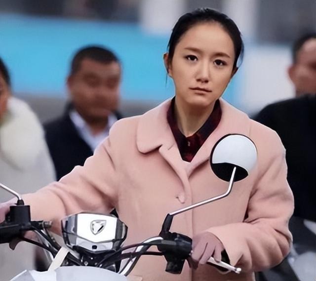 李倩图片个人资料（李倩嘴角的痣对她影响多大）