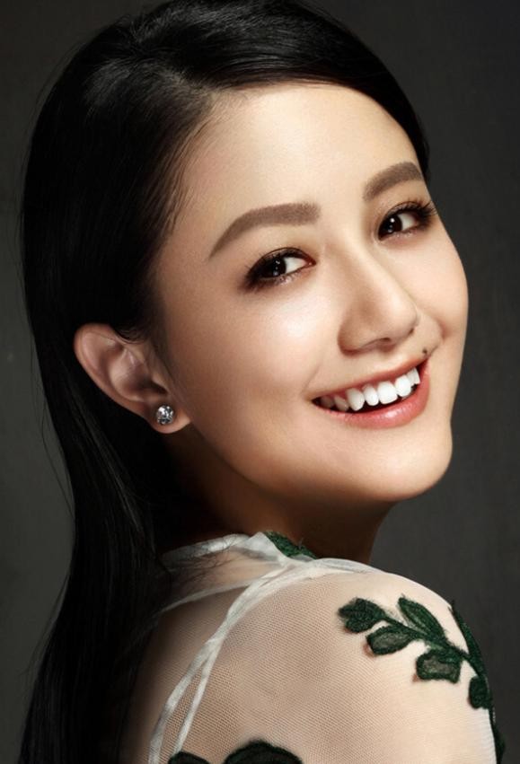李倩图片个人资料（李倩嘴角的痣对她影响多大）