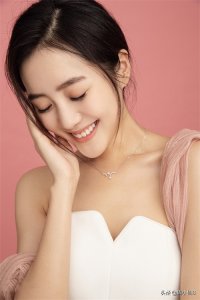 ​王梓薇，影视女演员，被誉为“能量少女”
