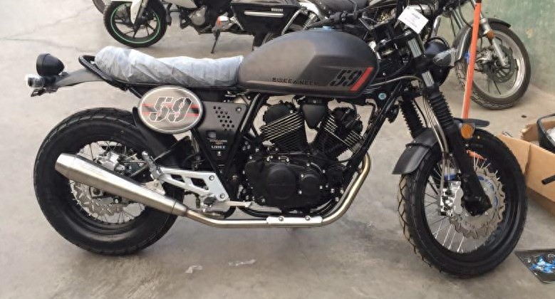 龙嘉V咖250新车哑光黑,16000元为Cafe风格买单,那才是真爱