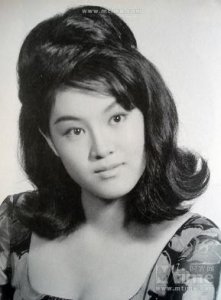 ​“最强原配”何莉莉：智斗小三43年，熬死花心丈夫后独揽70亿家产
