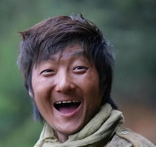 ​娱乐圈奇人王大治：颜值与自信的悖论