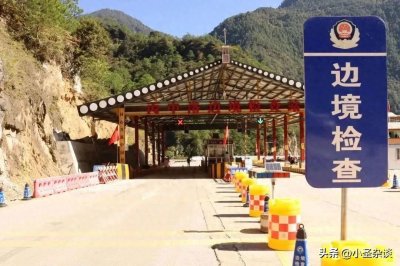​国家移民管理局同时在云南设有3个厅局级的机构，包括1个遣返中心