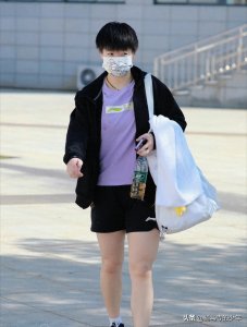 ​孙颖莎难成大满贯，身高成为最大短板？1米55邓亚萍曾称霸乒坛！