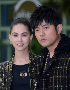 ​周杰伦老婆，周杰伦是更爱侯佩岑还是昆凌