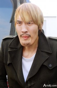 ​韩星崔洪万因诈骗被判1年徒刑缓刑2年