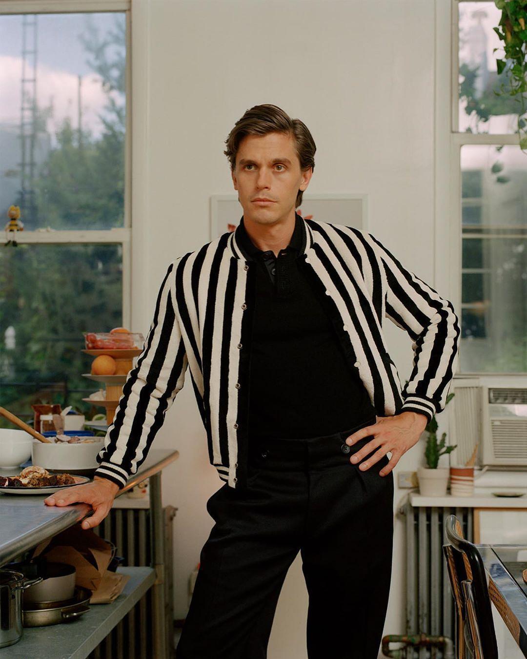 安东尼·波罗夫斯基个人资料写真作品