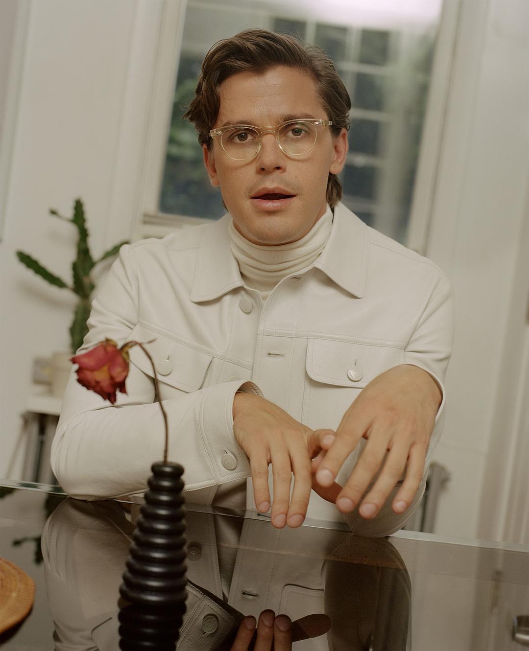 安东尼·波罗夫斯基个人资料写真作品