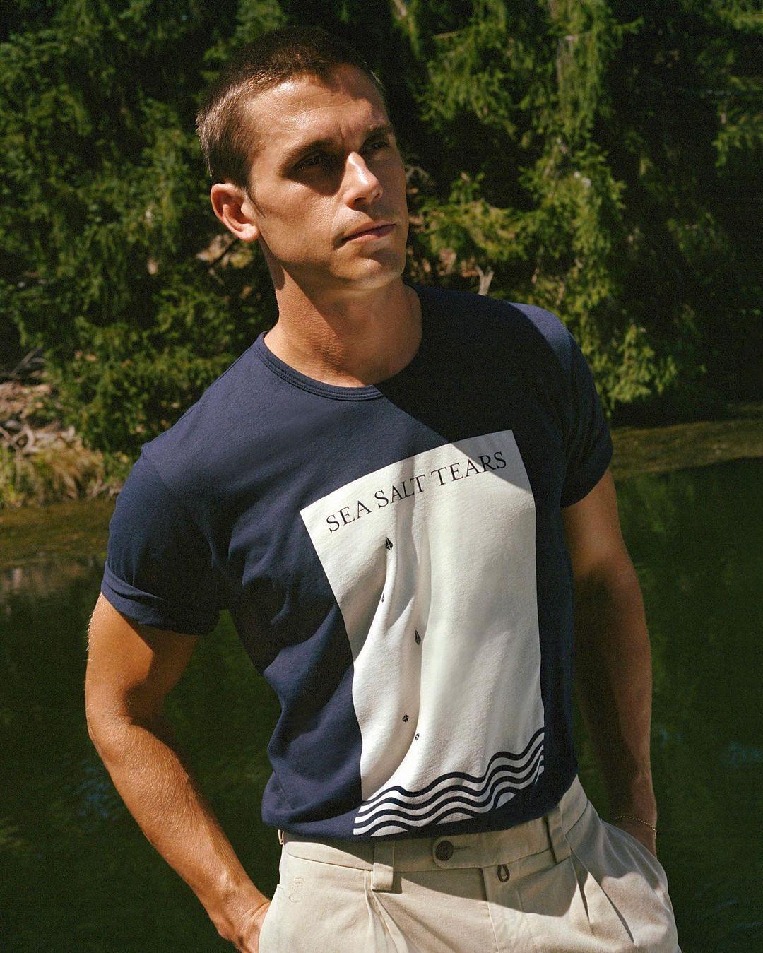 安东尼·波罗夫斯基个人资料写真作品