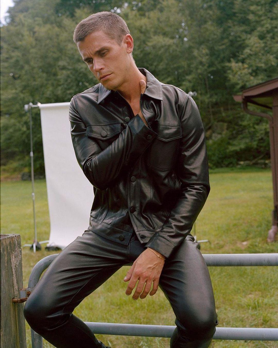 安东尼·波罗夫斯基个人资料写真作品