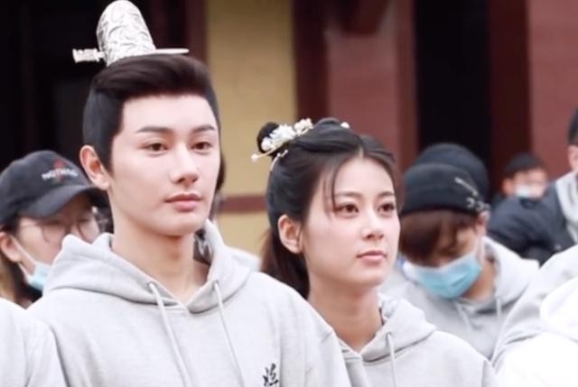 于朦胧整容前后对比照（满屏整容脸演员别再动脸了）