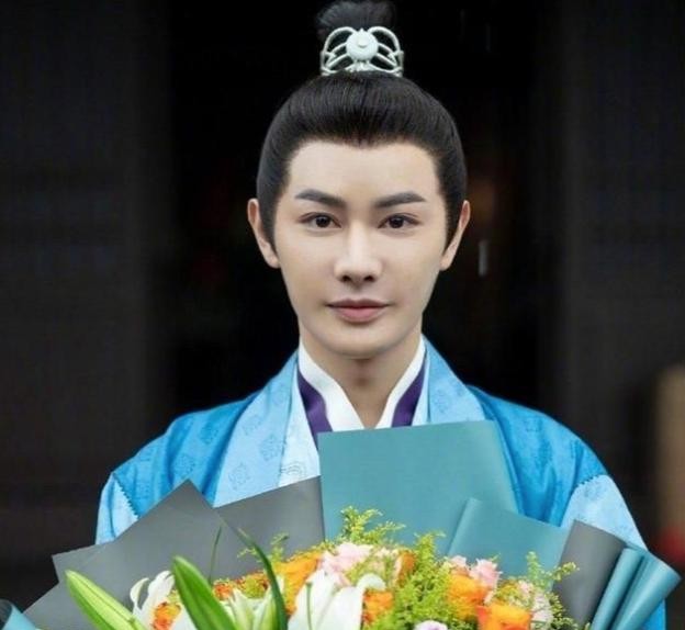 于朦胧整容前后对比照（满屏整容脸演员别再动脸了）