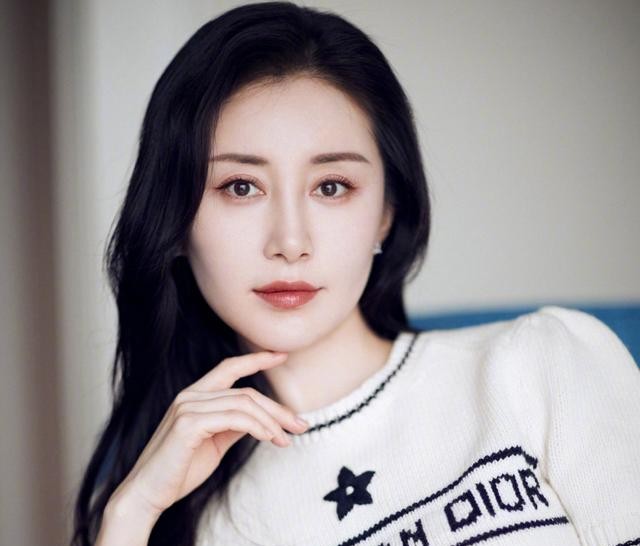 于朦胧整容前后对比照（满屏整容脸演员别再动脸了）