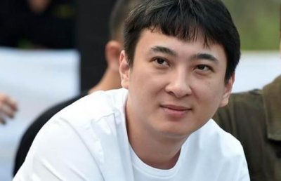 ​王健林五兄弟简历（对比王健林之子跟何鸿燊之子）