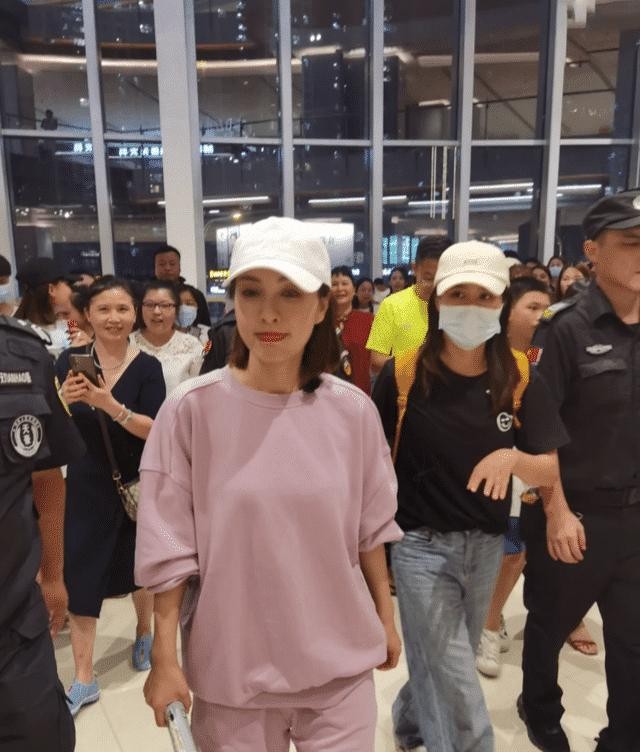 吴昕个人资料身高(162的吴昕现实中长啥样)