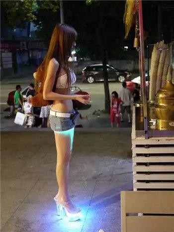 女人乳房照片（请别关注巨乳她也有才华的好吗）