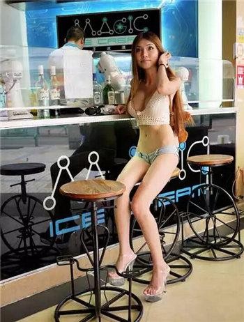女人乳房照片（请别关注巨乳她也有才华的好吗）