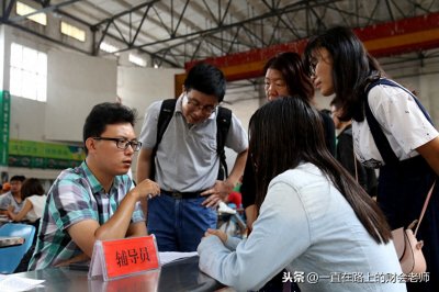 ​大学辅导员是做什么的？一个“老辅导员”带你走进辅导员工作