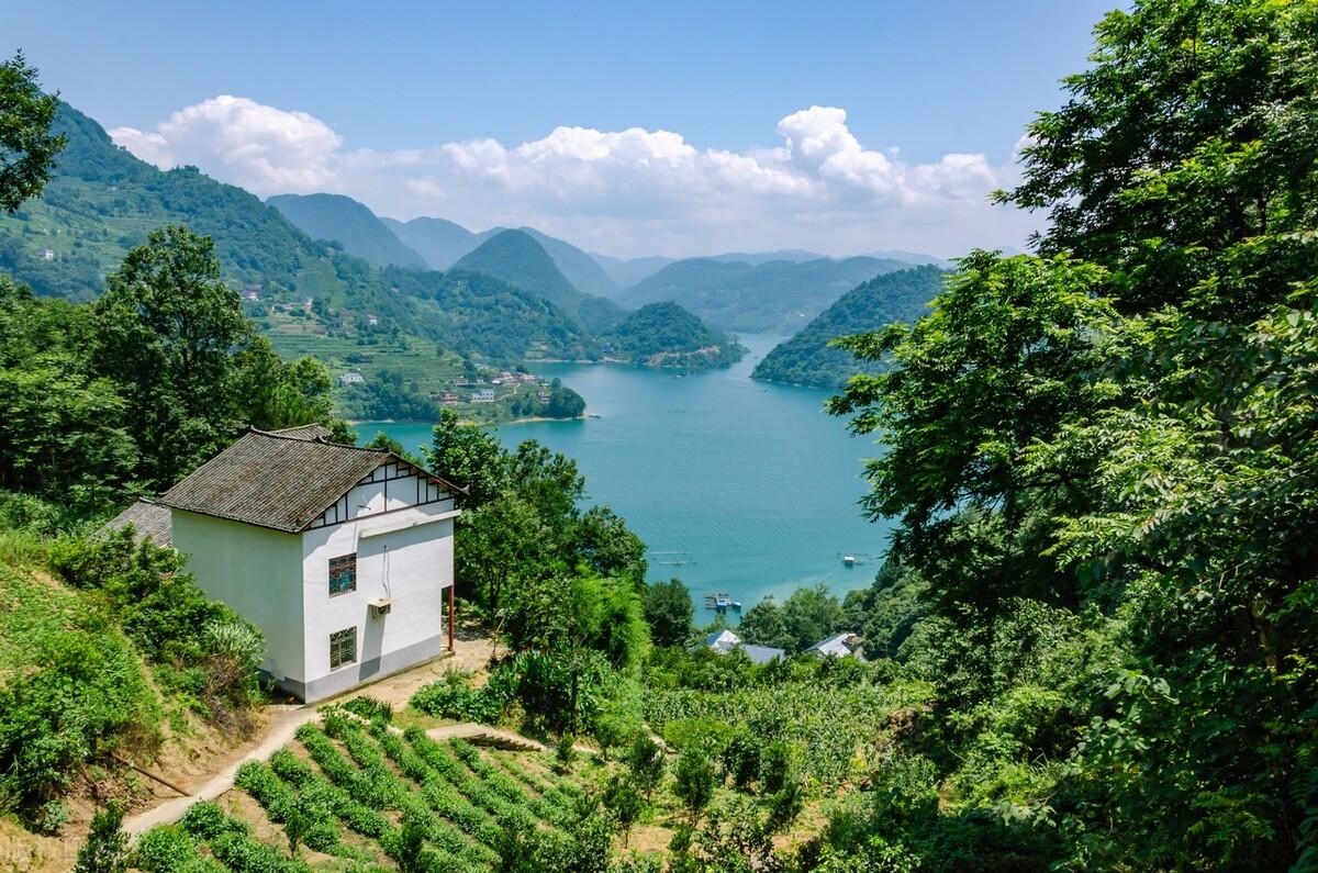 长阳县属于哪个省哪个市(湖北长阳县属于哪个市)