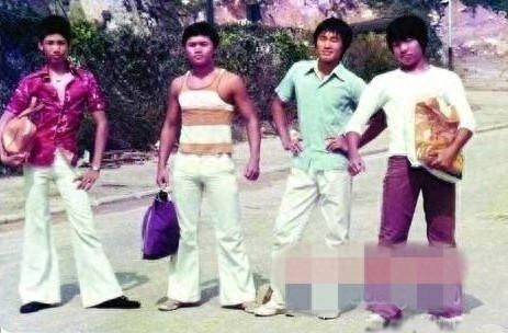 周星驰从小到大照片合集——这个一直陪伴我们的男人终于老了