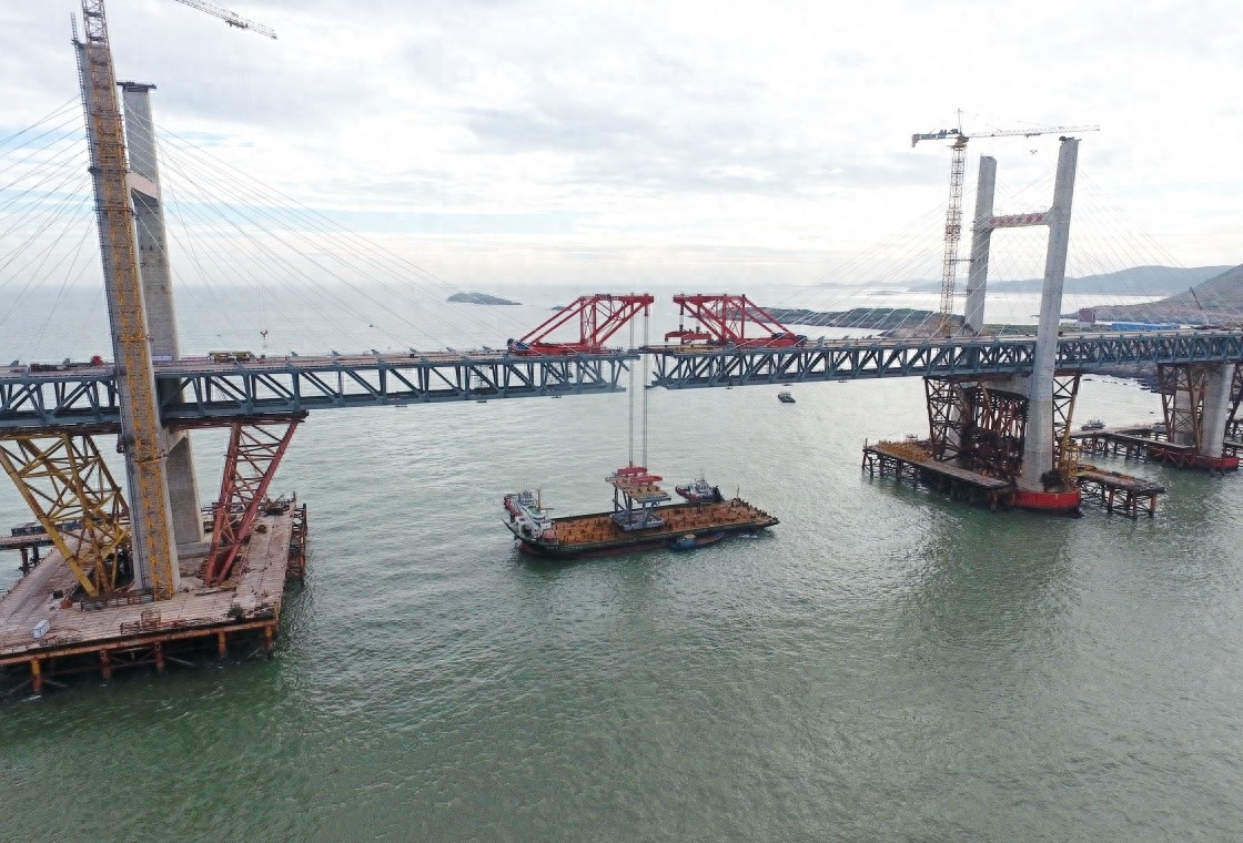 平潭海峡公铁大桥在福建贯通，总长16.34公里