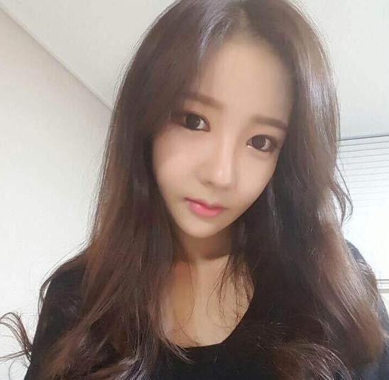 朴妮唛蓝衣（曾经火爆全网的宅男女神朴妮唛）