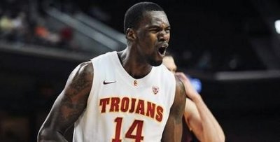 ​以落选新秀身份进入NBA的德维恩·戴德蒙的经历注定是坎坷的