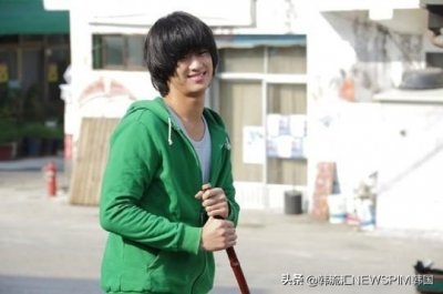 ​金秀贤客串《爱的迫降》再现《伟大的隐藏者》角色