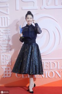 ​嫁大20岁高先生还有一女儿，167身高只有100斤，脸却很圆润有福气