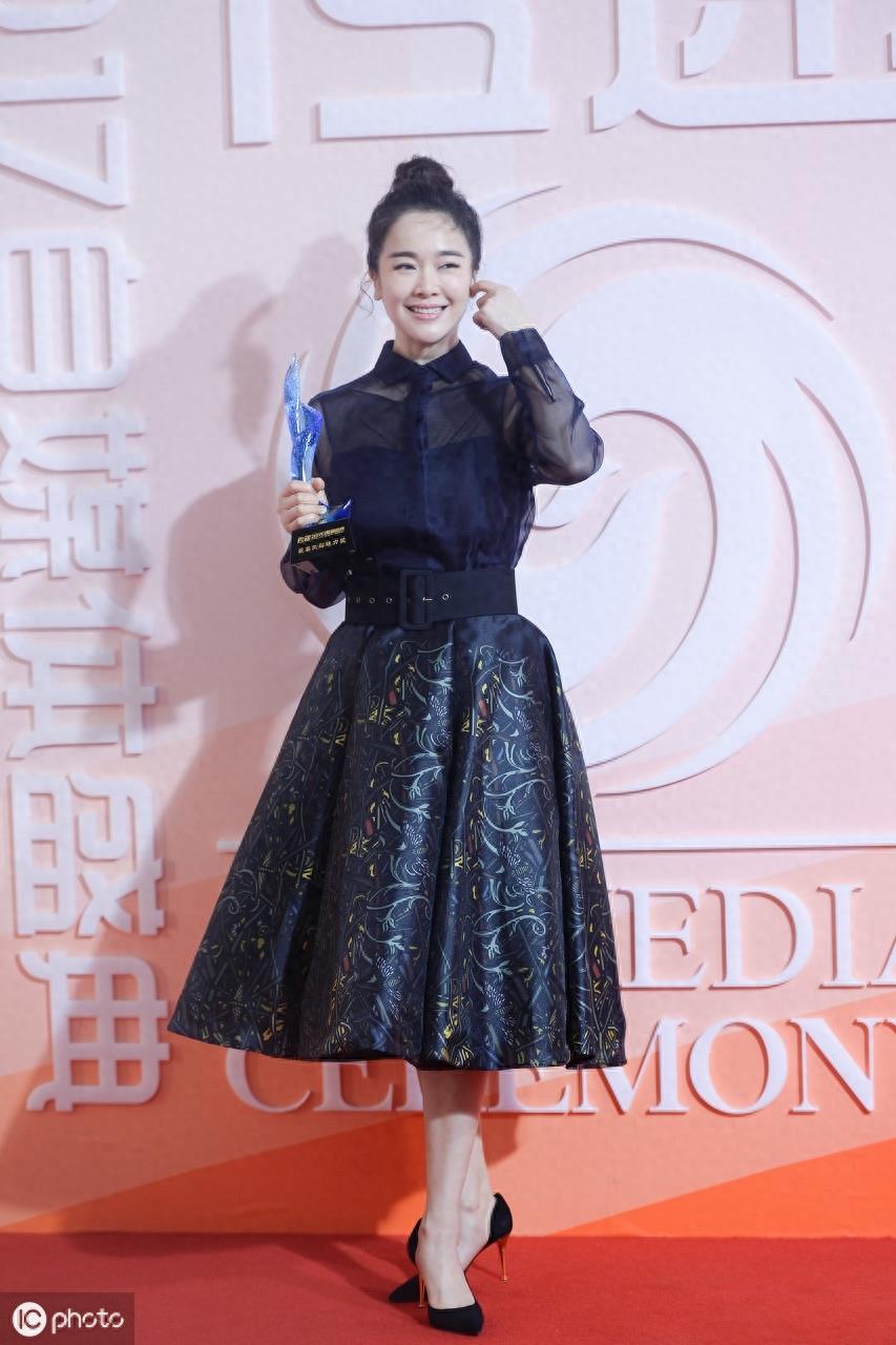 嫁大20岁高先生还有一女儿,167身高只有100斤,脸却很圆润有福气