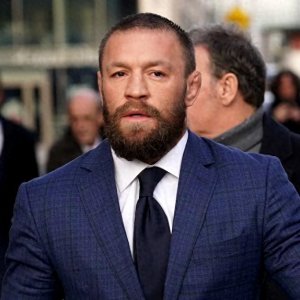 ​嘴炮麦格雷戈因在备受瞩目案件中被定罪而计划移居美国