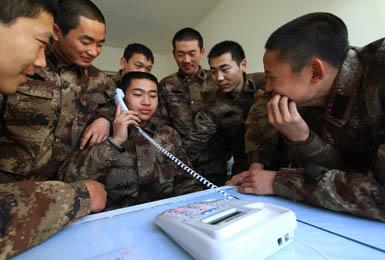 新兵多久可以用手机 新兵连能使用手机吗