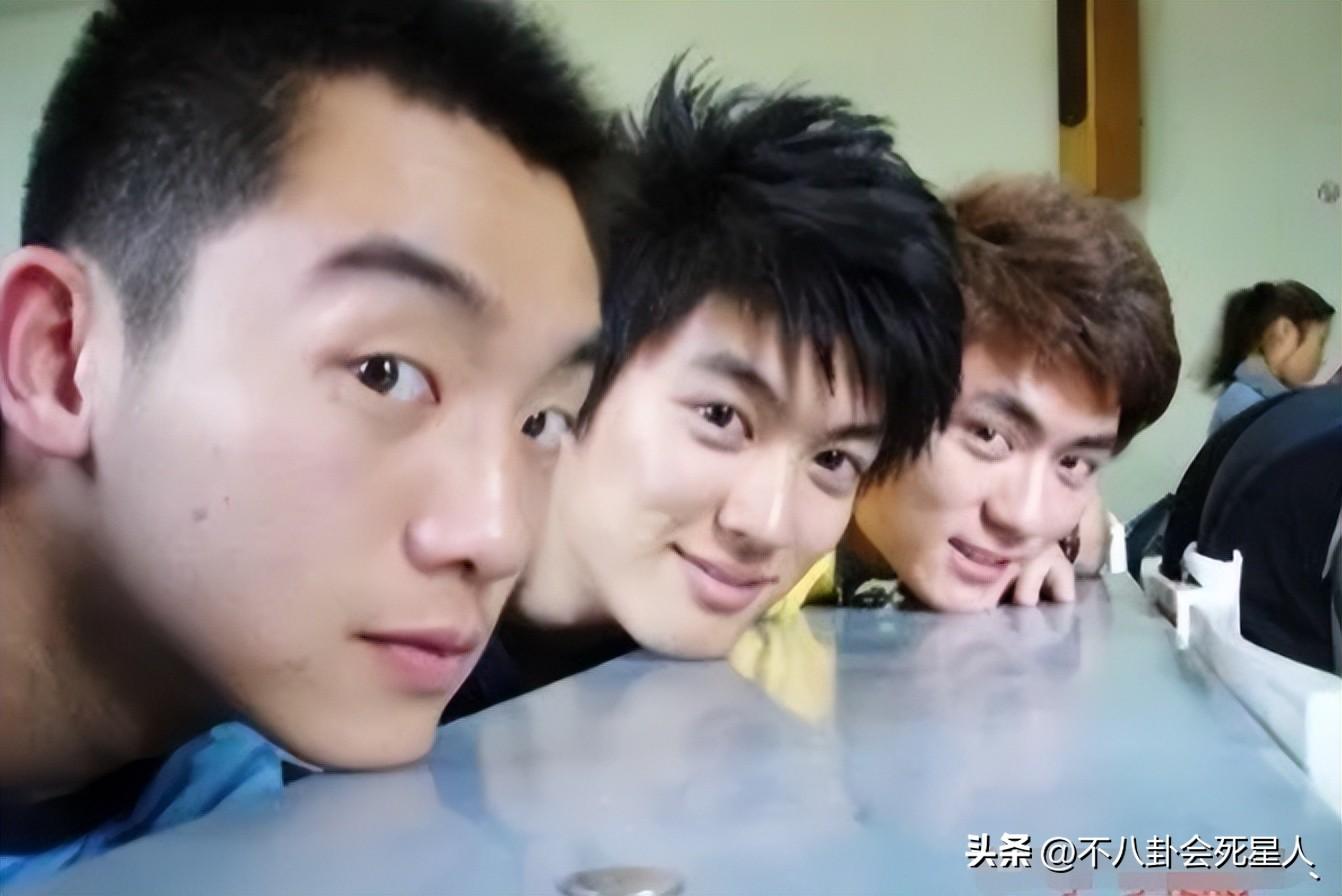 苗苗个人资料简介及家境(才第一次上综艺秀恩爱,郑恺苗苗就被全网预言要“离婚”了?)