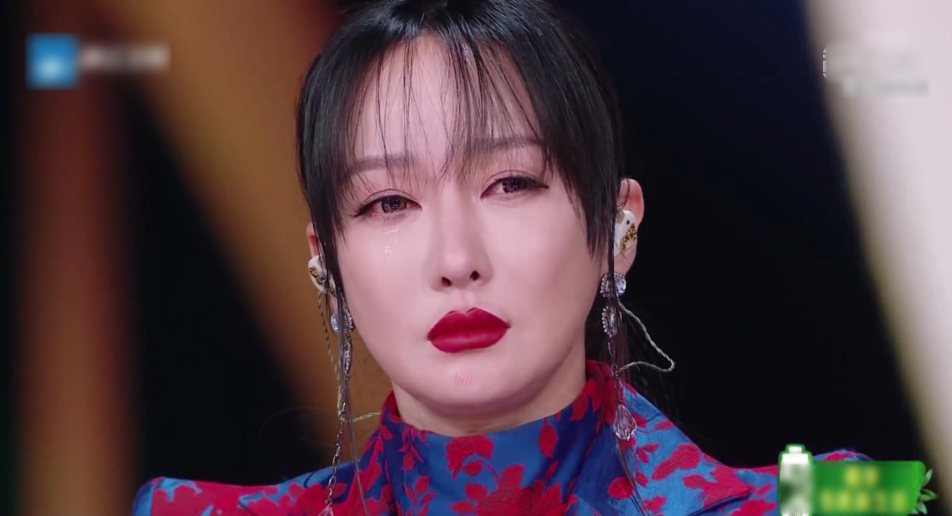 萨顶顶的“毁灭史”,她的故事远比你想象得更恶劣