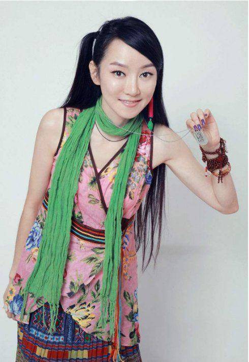 萨顶顶的“毁灭史”,她的故事远比你想象得更恶劣