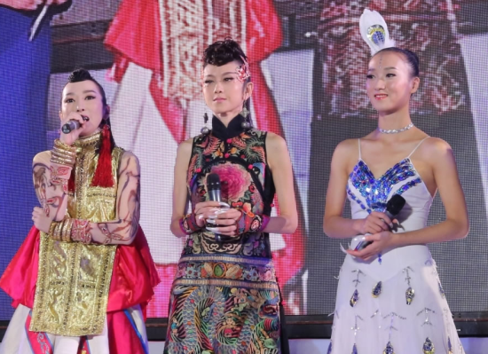 萨顶顶的“毁灭史”,她的故事远比你想象得更恶劣