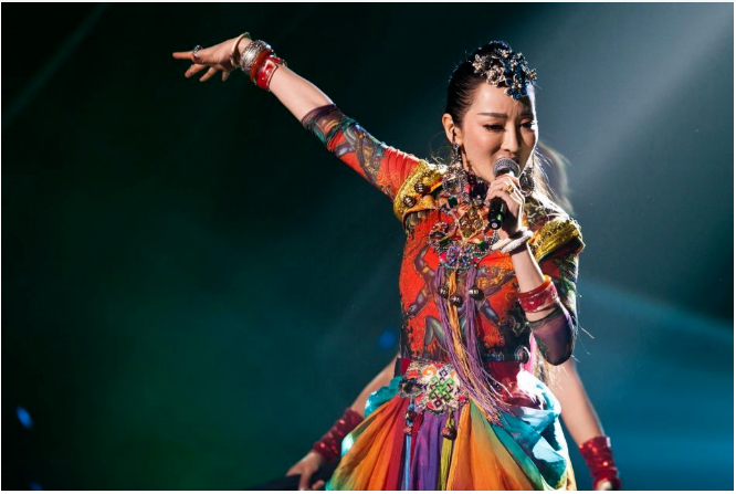 萨顶顶的“毁灭史”,她的故事远比你想象得更恶劣