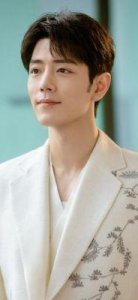 ​肖战年收入曝光，白百何不再沉浮，诗词大会选手无偿参与，疑似流水迢迢摔倒？