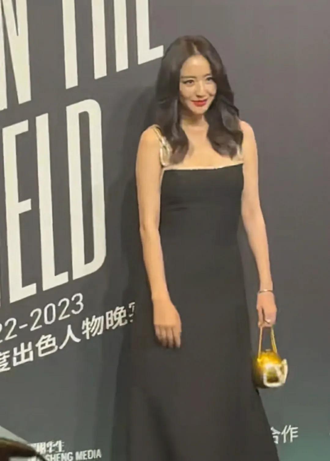 最新红毯:孙俪似翻版邓超,佟丽娅性感魅惑,谢娜自然衰老惹人怜