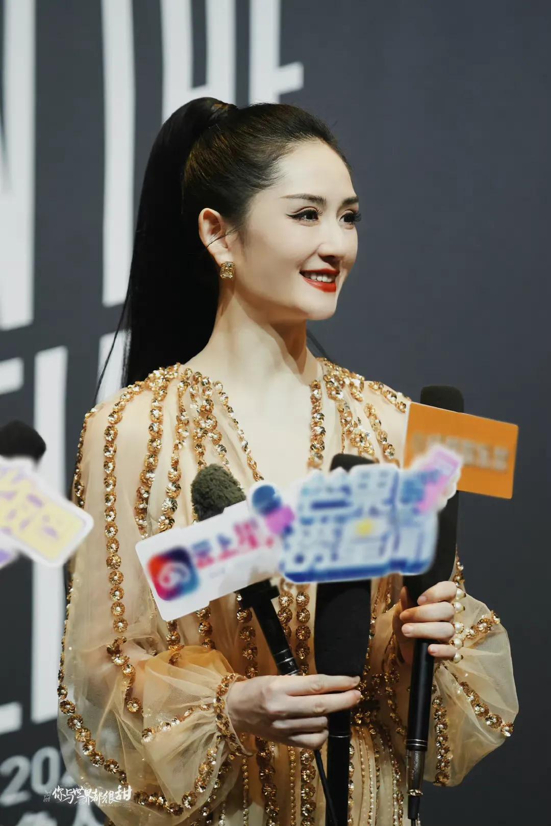 最新红毯:孙俪似翻版邓超,佟丽娅性感魅惑,谢娜自然衰老惹人怜